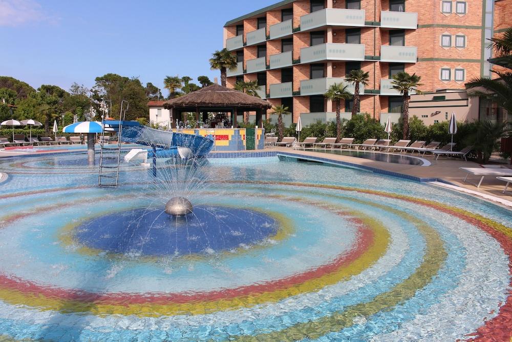 Hotel Mediterranee Family & 5*