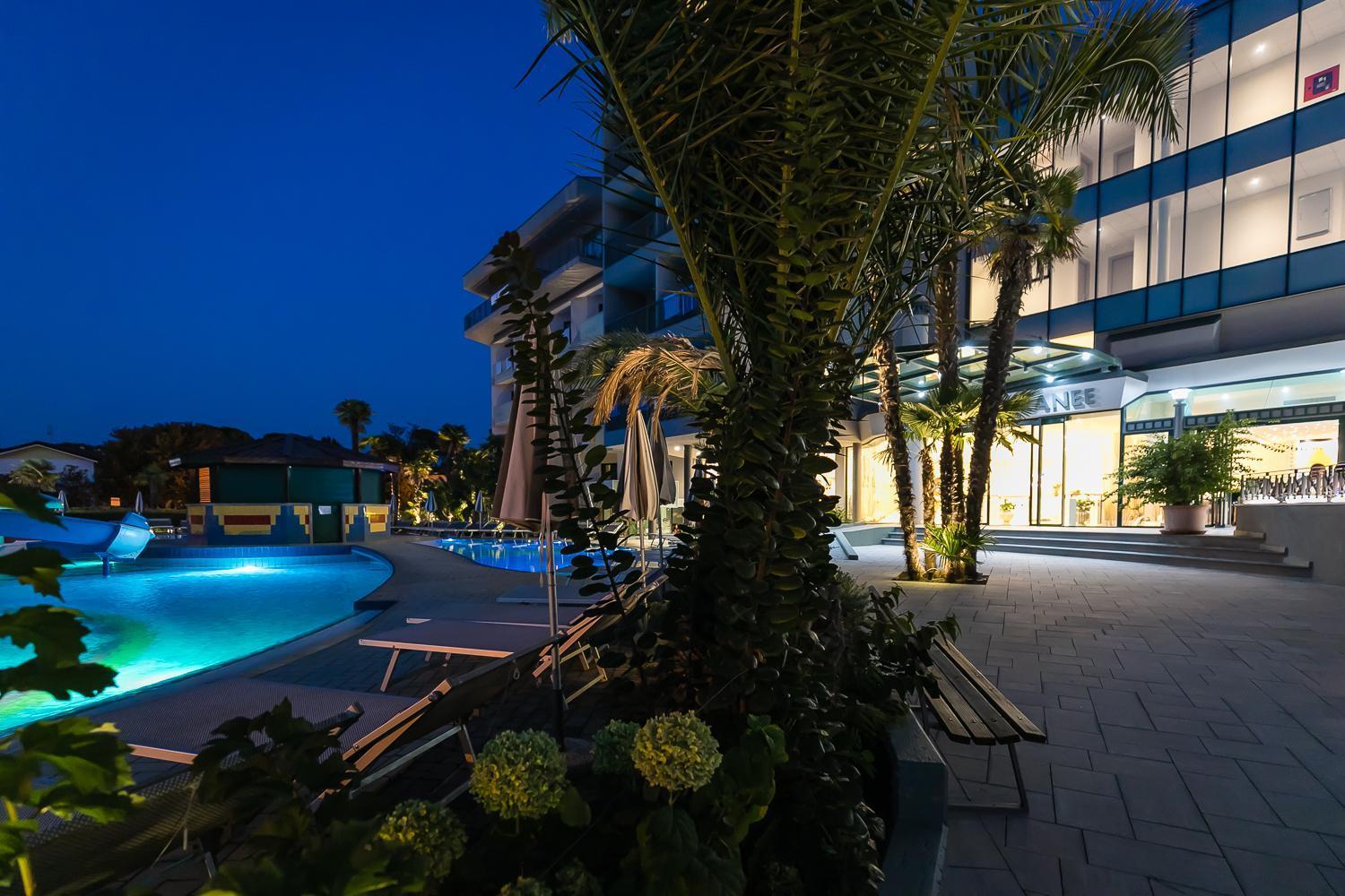 Mediterranee Family & Hotel 5*